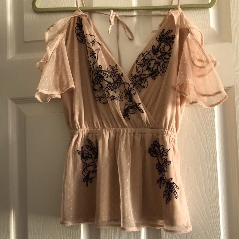 Express Cut  out sleeve mesh top